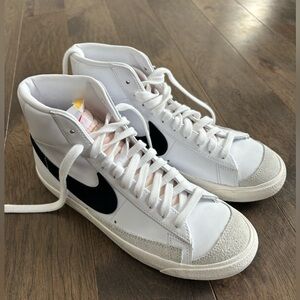 Nike Blazers Mid 77